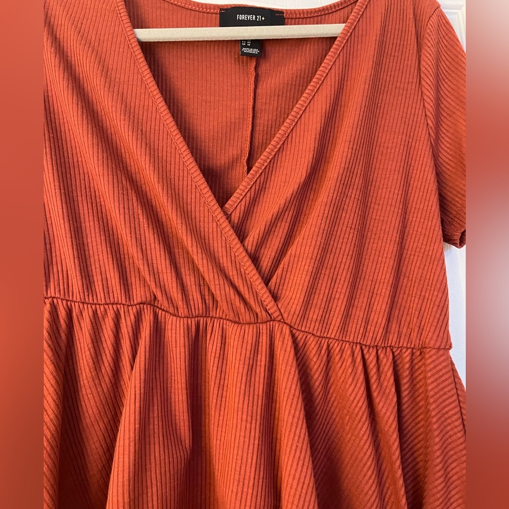 Women's Ribbed Rust V-Neck Blouse - Picture 3 of 5
